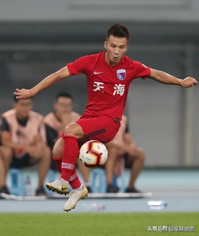 28日晚的天津德比,我觉得还是有默契球嫌疑,看着比分踢比赛,你们觉得呢?