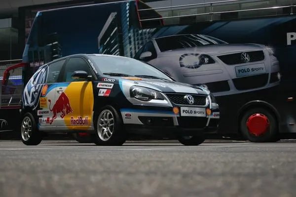 大城市飙车党很常见，这些飙车的都是什么人呢？