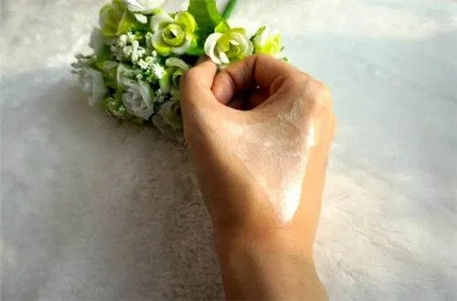 化淡妆需要哪些化妆品 淡妆怎么化才好看