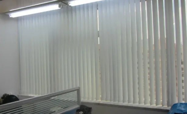 百叶窗帘怎么拉下来啊