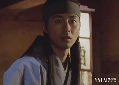 电影《霜花店》宋智孝露点宽衣解带与赵寅成演床戏