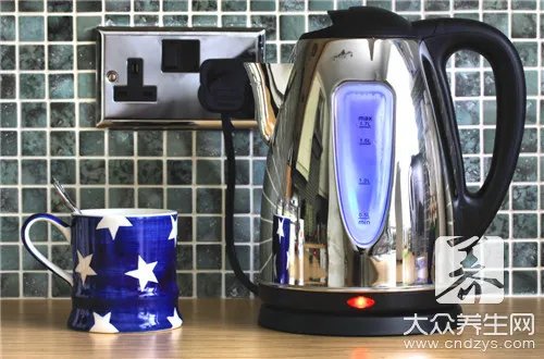 怎样去除水壶里的水垢