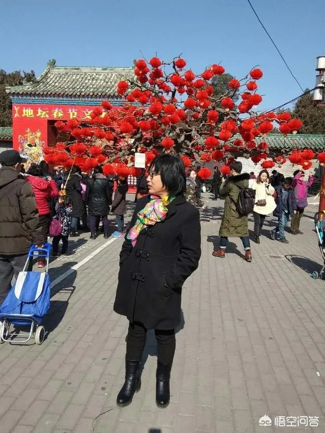 何满贵出：火丁竹龙门市。求三字组成一句话。(上系拆字，难也不难，易也不易)？