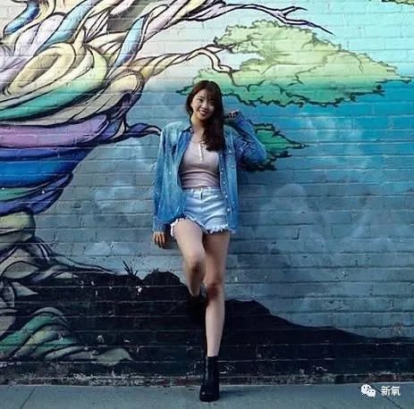 王中磊闺女晒长腿照，娱乐圈大佬们的千金都长什么样？