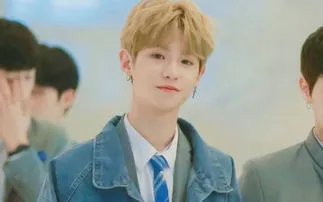 黄明昊走秀假摔，这个假摔能打多少分？