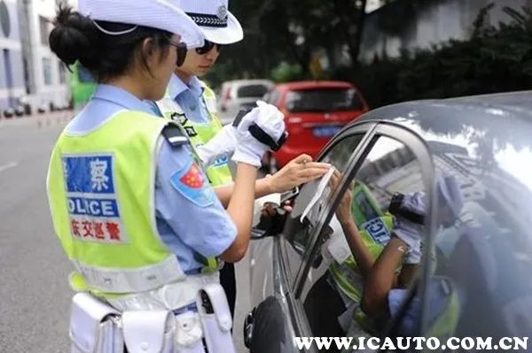 交通违章举报电话