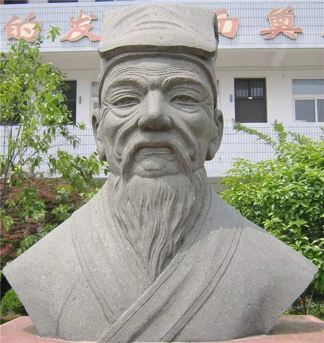 日本葬着一位中国人,中国后代前去扫墓,德川家族还要亲自陪同,是谁呢?