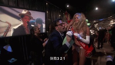 #维密大秀#有哪些维密天使曾经在维密T台上跌倒过？