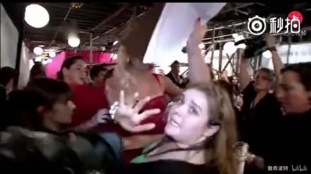 #维密大秀#有哪些维密天使曾经在维密T台上跌倒过？