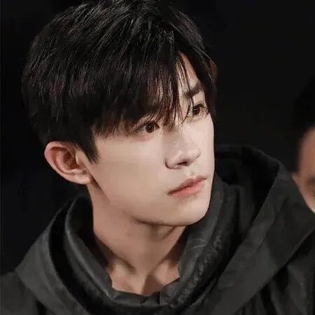 易烊千玺毕业歌上线,自曝大学生活有一个遗憾,与哪些因素有关?