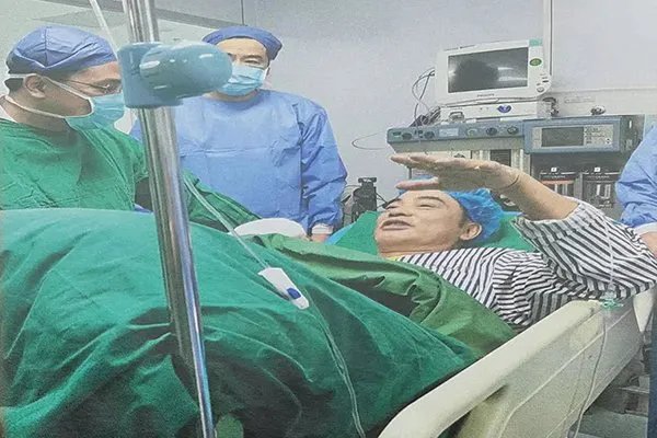 把捅伤自己的精神病称为朋友，拒绝事后的赔偿，任达华脾气为什么这么好？