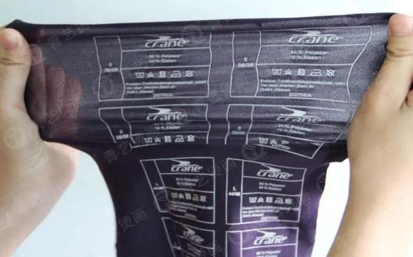 怎样让衣服上的烫画不裂口