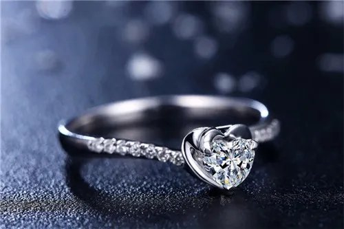 钻戒铂金好还是k金好 三大指南教你如何买钻戒