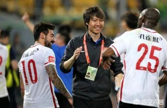 如何评价武汉卓尔主帅李铁的执教能力？