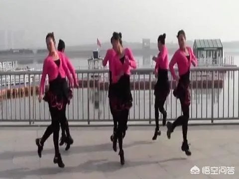 当今社会,女人应该活成什么样,才算潇洒不悔?