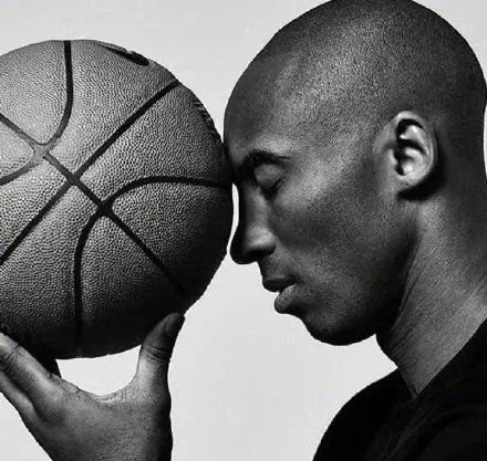 邓伦，李易峰纷纷发文悼念科比，你还知道哪些艺人也是科比的粉丝吗？