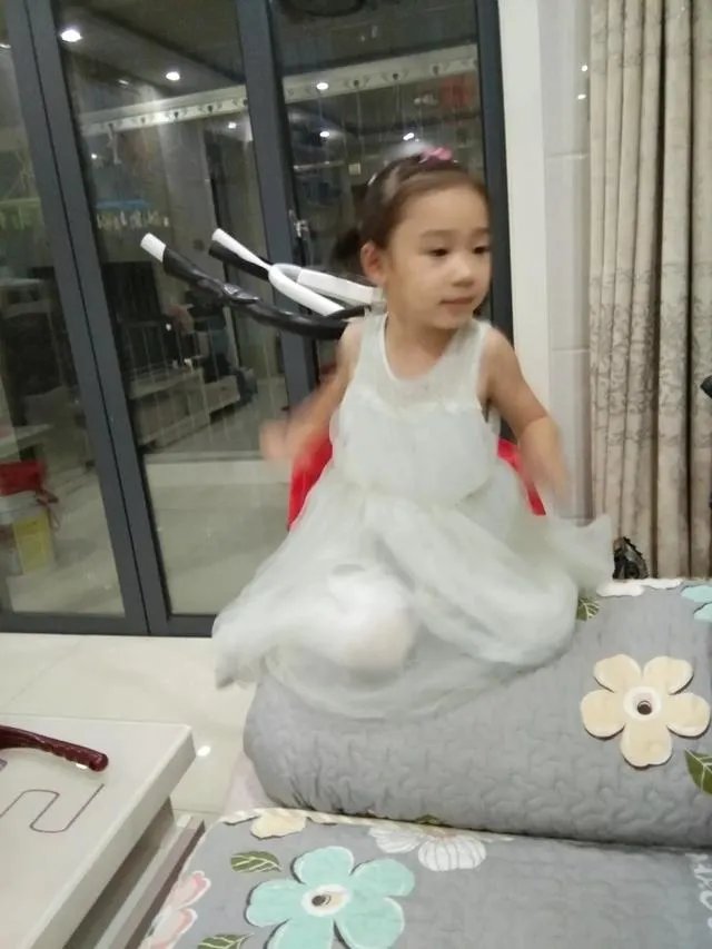 上联:一地方,一江河,看龙腾,听狮吼,希联友赐下联?