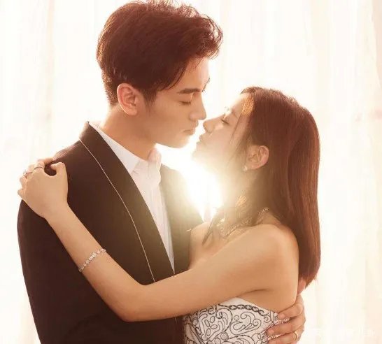 被采访时陈妍希和陈晓满脸不耐烦，他俩到底怎么了？