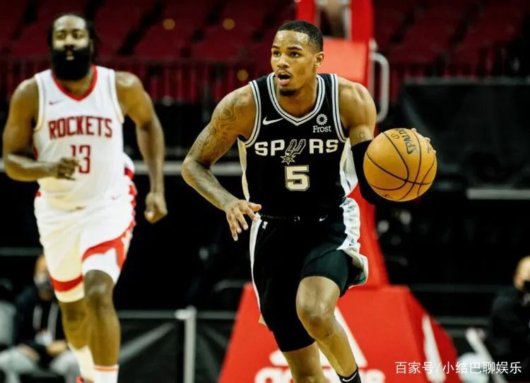 火箭大胜马刺，休城小将受伤坐轮椅离场了吗？