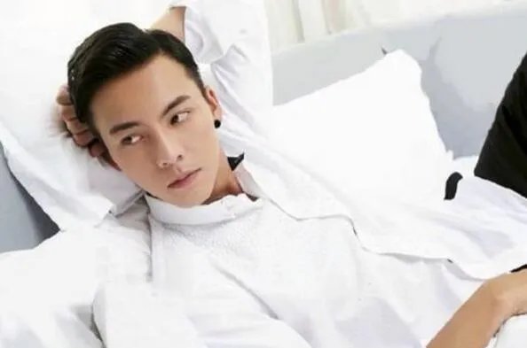 中国最帅的十大男明星 易烊千玺上榜，第一当之无愧