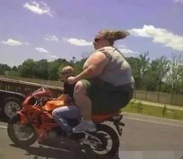 有没有这个图片的情侣头像呀？