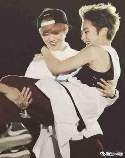 如何看待鹿晗点赞Xiumin入伍Instagram?