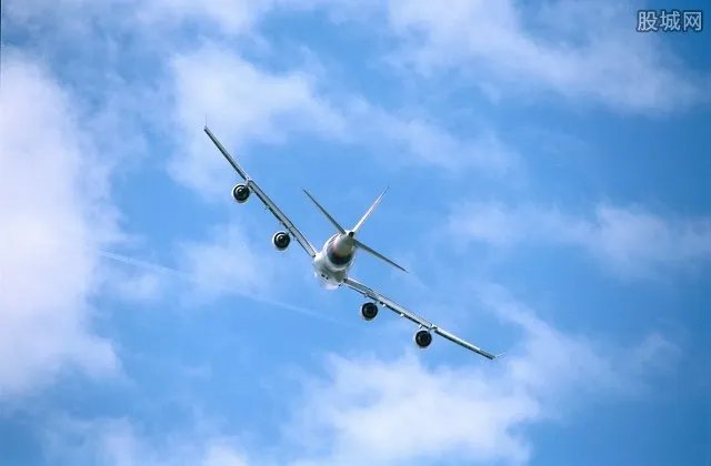 乘客飞机被盗钱款 坐飞机要注意什么