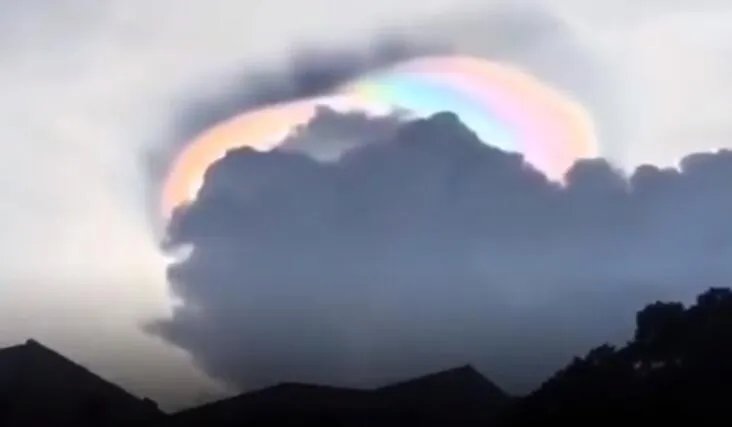 七彩祥云的寓意是什么  七彩祥云是什么征兆