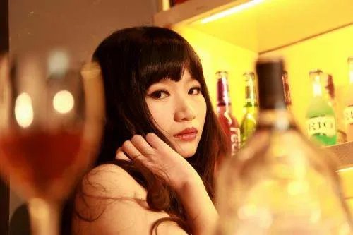 总是怀疑老婆出轨，我该怎么办？