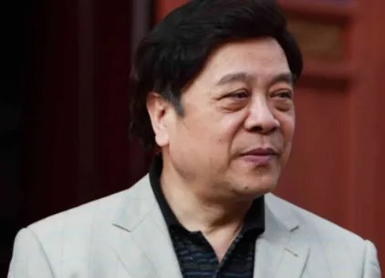 赵忠祥留下5亿遗产，没有给妻子儿子，为什么全都给了心肝宝贝？