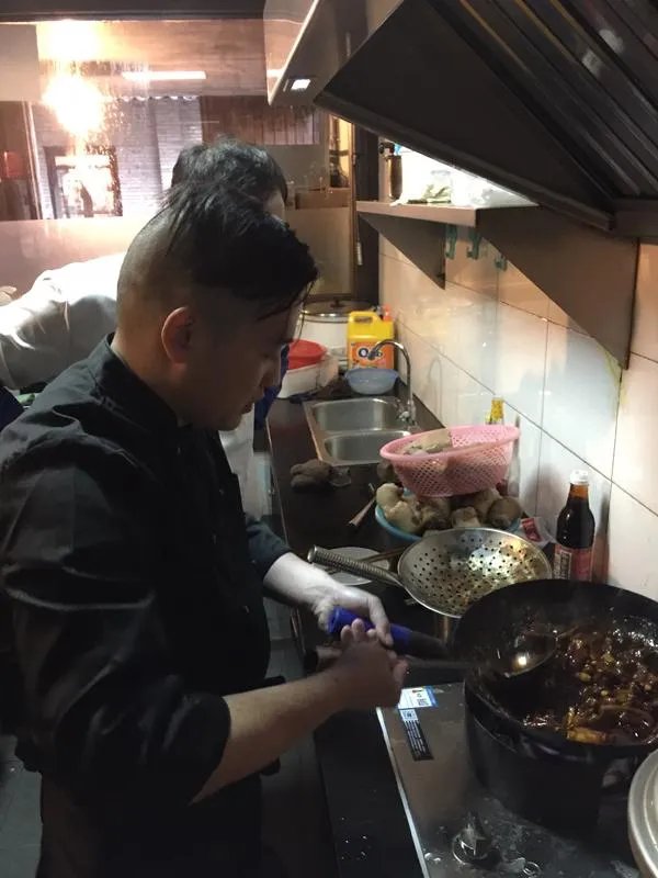 这次互联网大会的饭局，丁磊请客的宁波海鲜有哪些？