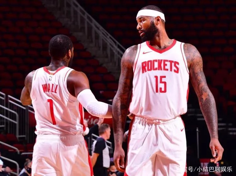 火箭大胜马刺，休城小将受伤坐轮椅离场了吗？