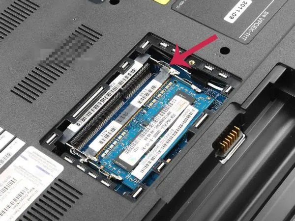 惠普4416s开机屏幕不亮是什么原因