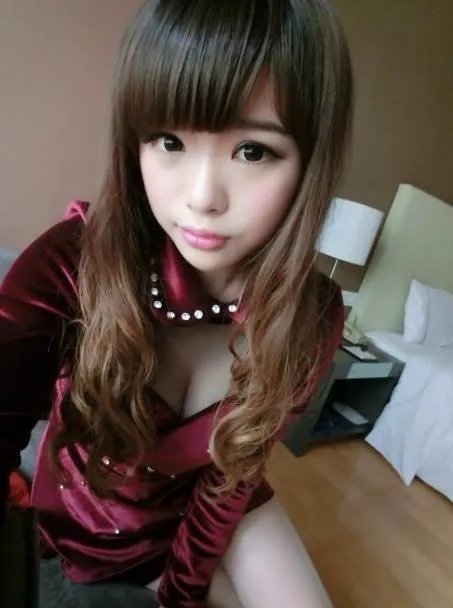 糖小幽照片简介：糖小幽dnf公交车事件起因