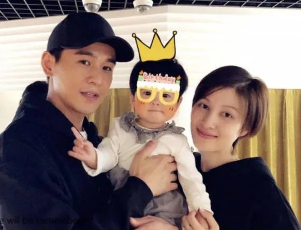 他苦追袁姗姗四年，后与王鸥订婚，还是杨幂同学，他究竟是谁？