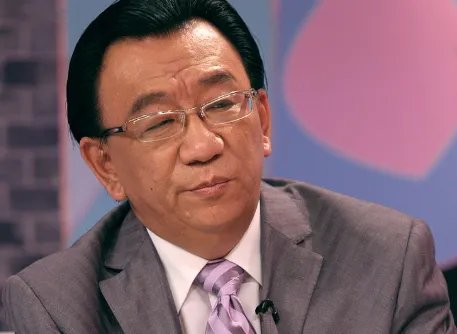 侯耀华发声明澄清捐款30元传闻，你怎么看待这次老艺术家口碑崩塌的事件？