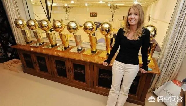 杰里韦斯特现任快船什么职务