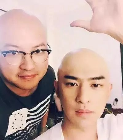 国内外有哪些明星秃头了依然很帅的？