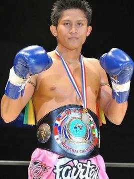 邱建良VS考，这场巅峰对决和“一龙VS西提猜”有哪些不同？