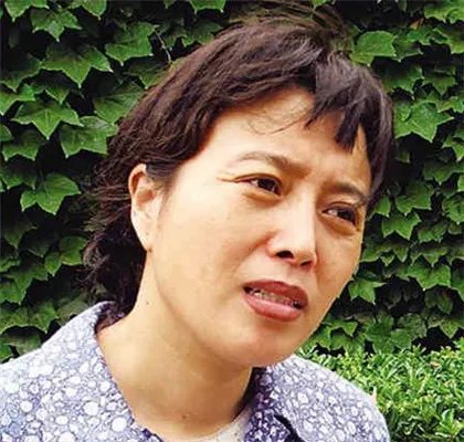 丁嘉丽年轻时候图片青涩漂亮 自曝曾堕胎四次