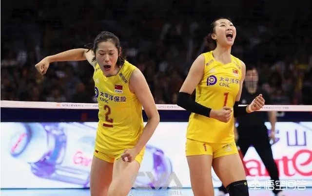 北仑站女排最后一战，大美女姚笛在场下捂嘴偷笑，朱婷还手舞足蹈的发生了什么？