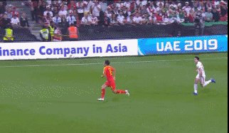 冯潇霆被恒大下放至预备队后，众多体坛大佬纷纷为其鸣不平，这种抱团方式你怎么看？