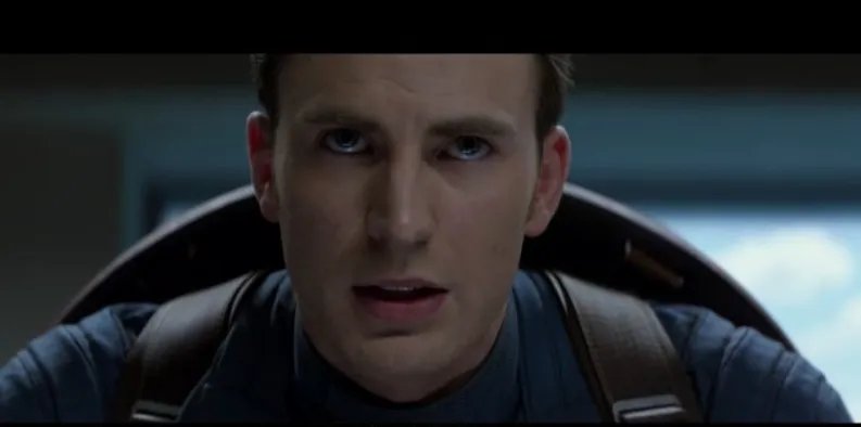 最后的AvengersAssemble是由美国队长喊而不是钢铁侠是为什么？