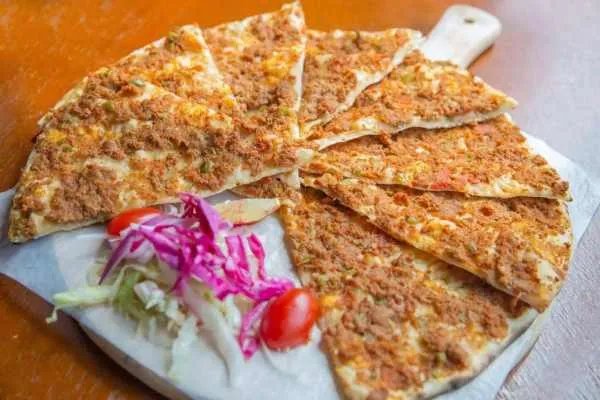 武汉10人进餐先点9人菜，这样做的目的是什么？