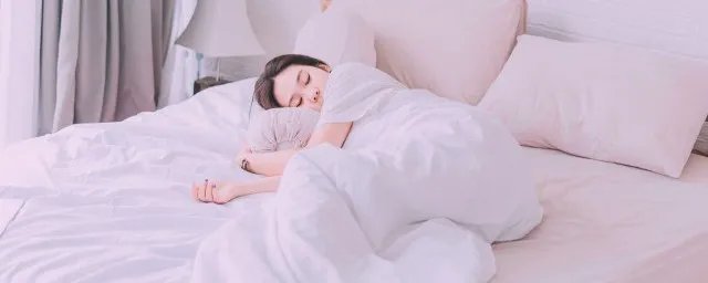 做梦梦见蛇缠身是什么意思