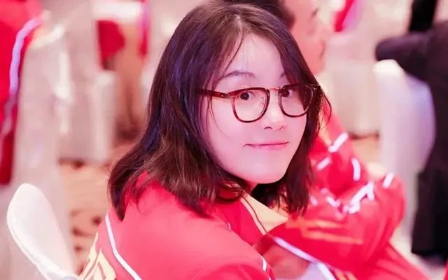 三年前火到上春晚,如今却与东奥无缘,傅园慧的坠落谁来买单?