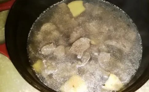 炖牛肉最忌讳两种佐料是什么？