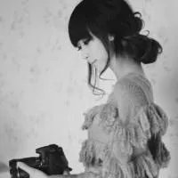 要QQ头像女生唯美伤感的!!!