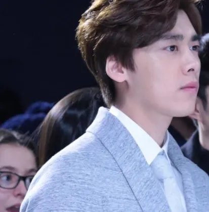 李易峰侧脸图片帅气心动 与杨幂床戏尴尬NG多次