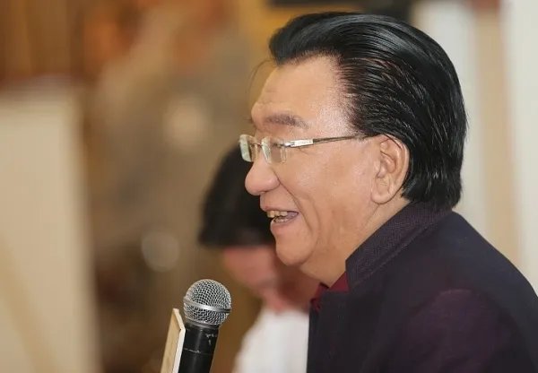 侯耀华发声明澄清捐款30元传闻，你怎么看待这次老艺术家口碑崩塌的事件？